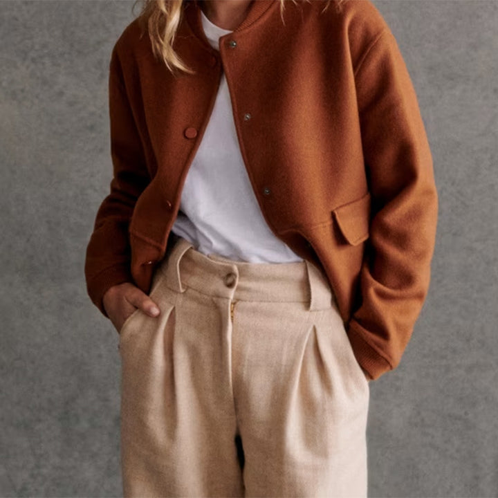 Damen moderne Kurzjacke mit Knopfdetails und seitlichen Eingrifftaschen Drune