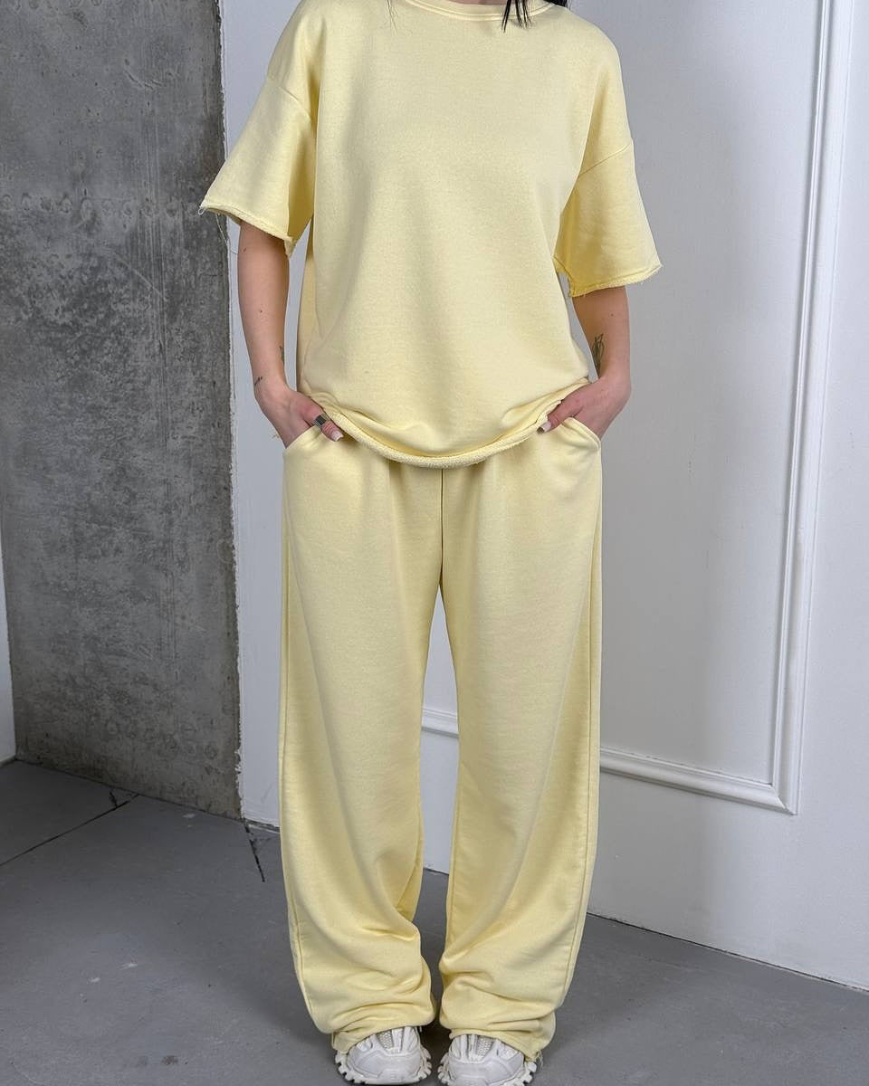 Damen weit geschnittenes Lounge Set mit weicher Sweatpants und boxy T Shirt Drune