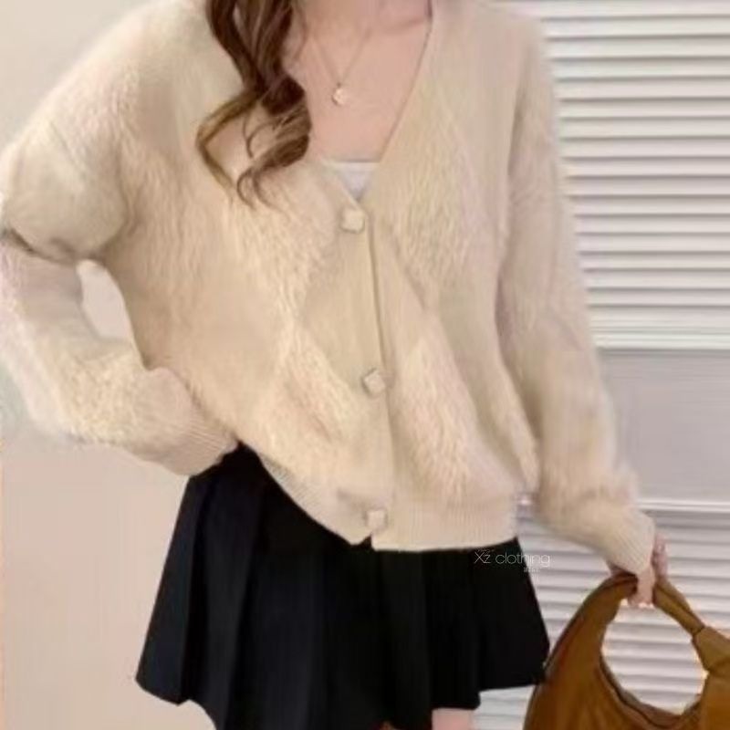 Damen Flauschige Strickjacke mit Knopfdetails Drune