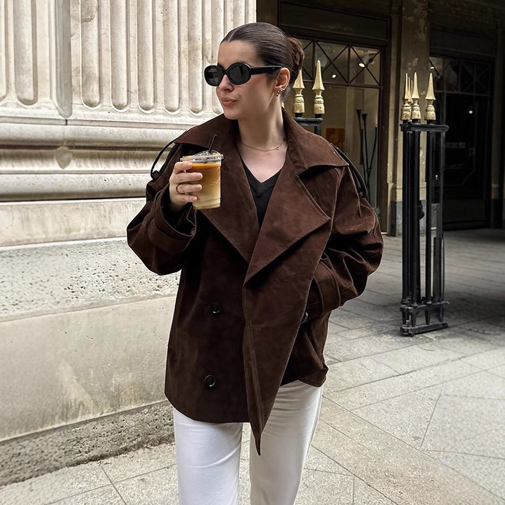 Damen Kurztrench aus Veloursleder-Optik mit weitem Revers und boxy Silhouette Drune