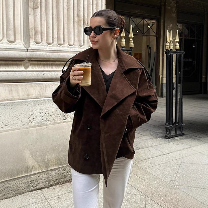 Damen Kurztrench aus Veloursleder-Optik mit weitem Revers und boxy Silhouette Drune