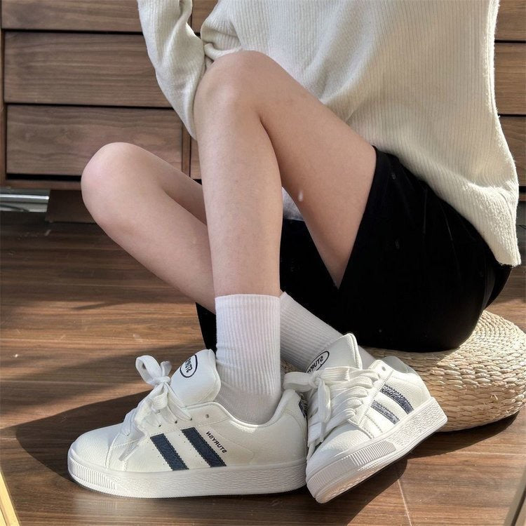 Damen Modische Sneakers mit stylischen Akzenten und rutschfester Sohle Drune