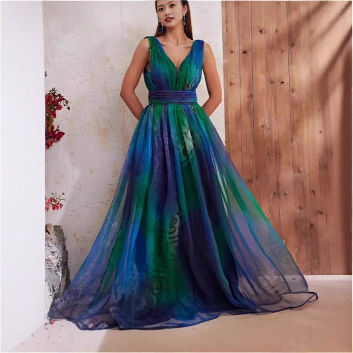 Damen Elegantes Abendkleid mit schimmernden Tüll-Lagen und tiefem V-Ausschnitt Drune