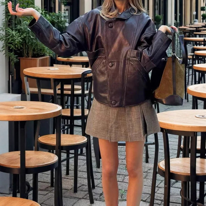 Damen nan kurze Cropped Kunstlederjacke im Vintage-Look mit Hemdkragen, geometrischen Nahtpaneelen und verdeckter Druckknopfleiste Drune