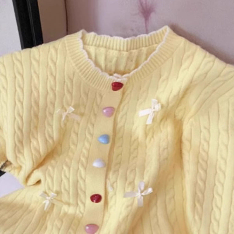 Damen Grobstrick-Cardigan mit verspielten Knopfdetails und Schleifen Drune
