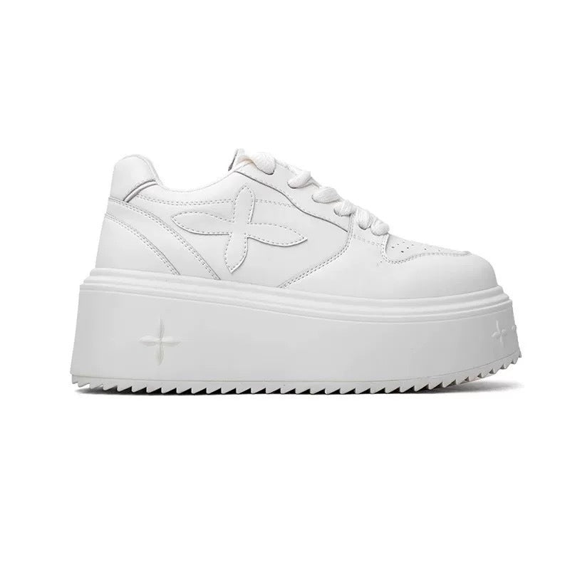 Damen Plateau-Chunky-Sneaker mit Blumenapplikation und Netz-Einsatz Drune
