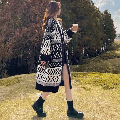 Damen Long Cardigan mit grafischem Design und tiefen Taschen Drune