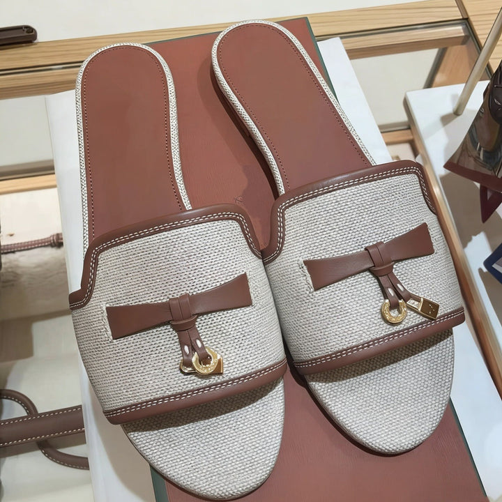 Damen Elegante Slippers aus weichem Wildleder mit dekorativem Riemendesign Drune