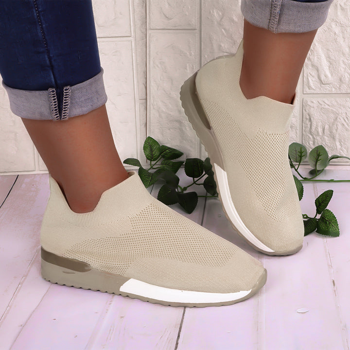 Damen Sockensneaker mit gestricktem Obermaterial und Keilsohle Drune