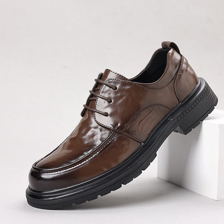 Herren Elegante Lack-Derby mit robuster Plateau-Gummisohle und gepolstertem Komfortschaft Drune