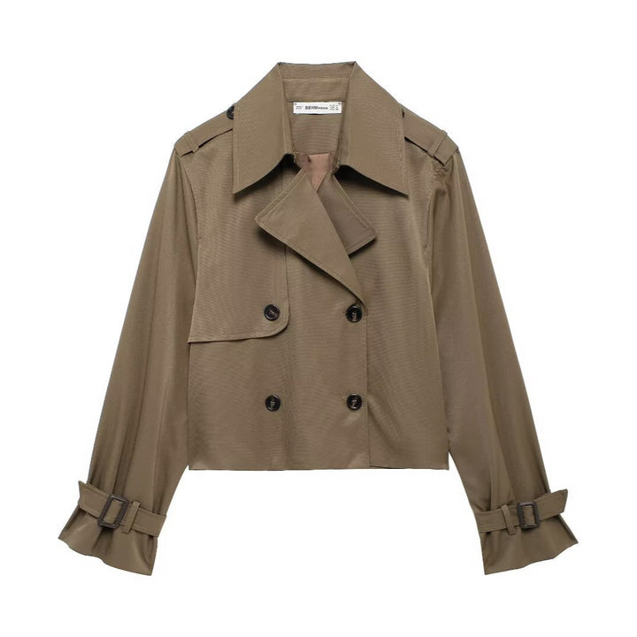 Damen nan kurzer Cropped Trenchcoat im Boxy‑Schnitt mit doppelreihiger Knopfleiste Schulterklappen und verstellbaren Ärmelriemen Drune