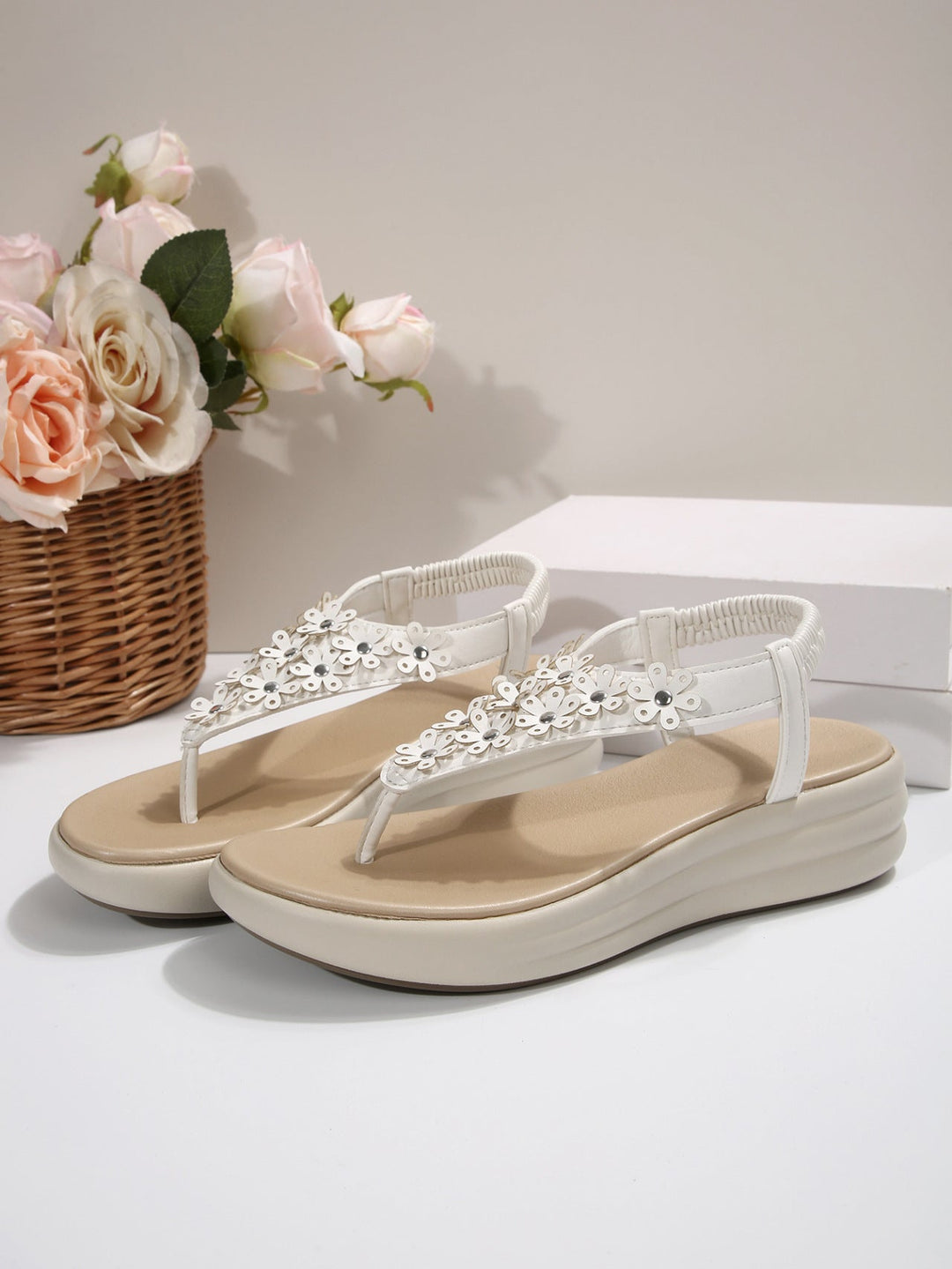 Damen Mode-Sandalen mit floralem Detail und gepolsterter Sohle Drune