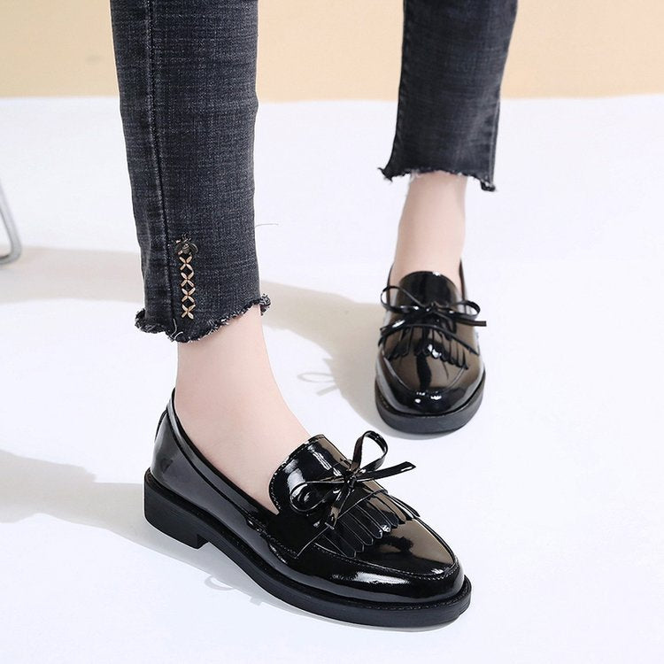 Damen Elegante Mokassins mit funkelndem Lackleder und dekorativem Schleifendetail Drune
