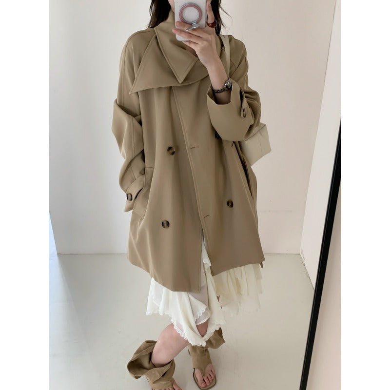 Damen Kurztrench mit extra weitem Revers, Raglanärmeln und Hornknopfdetails Drune