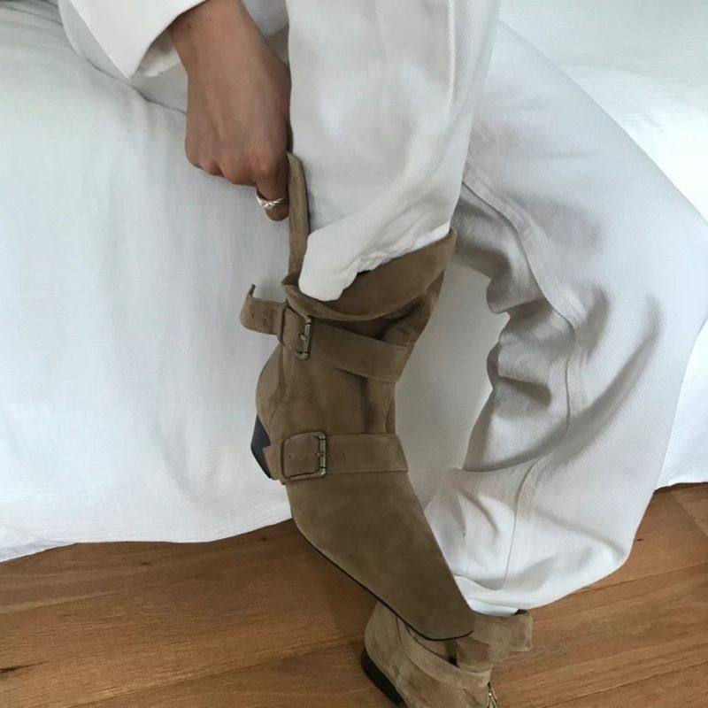 Damen Mittelhohe Wildlederoptik-Stiefelette mit quadratischer Spitze, verstellbaren Schnallenriemen und flachem Blockabsatz Drune