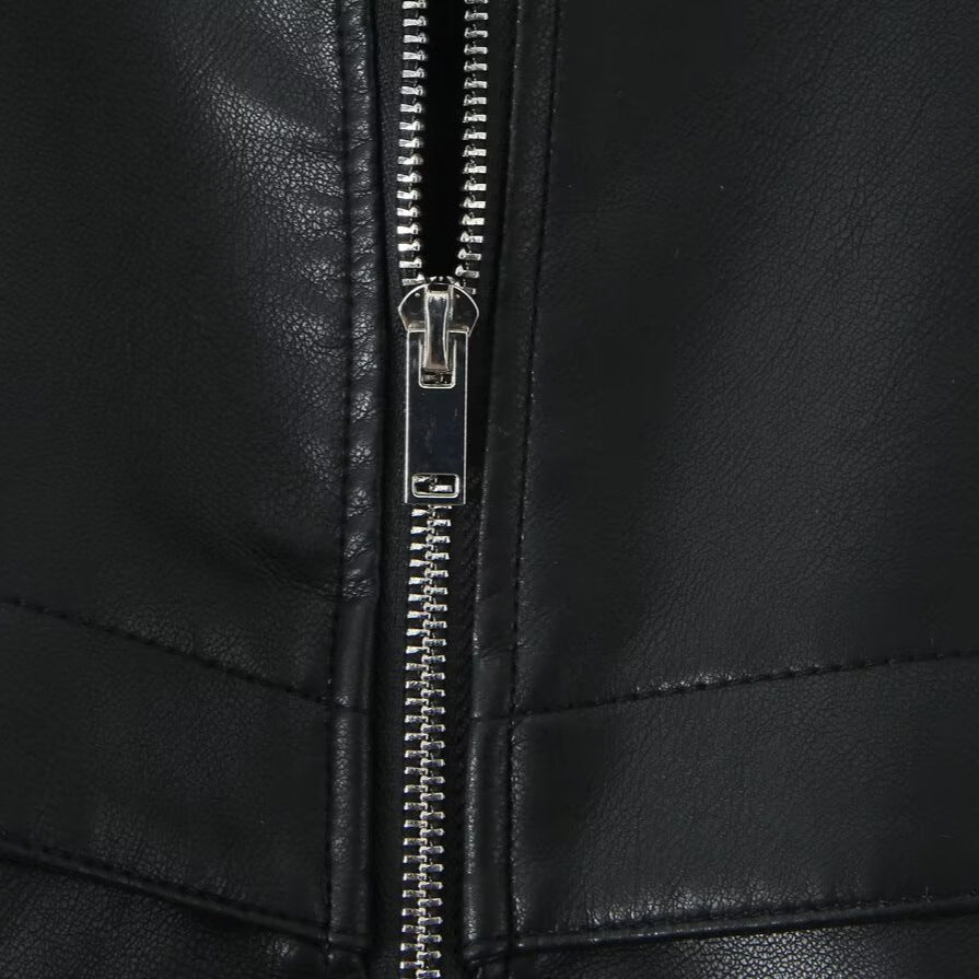 Damen Cropped Jacke im futuristischen Biker-Look aus veganer Lederoptik mit hohem Stehkragen und elastischem Saum Drune