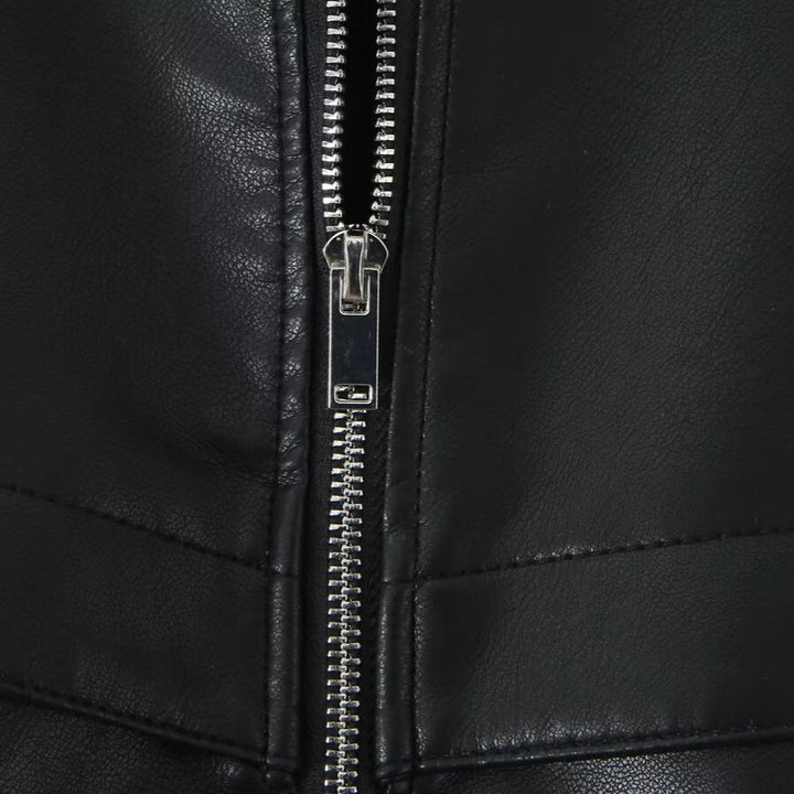 Damen Cropped Jacke im futuristischen Biker-Look aus veganer Lederoptik mit hohem Stehkragen und elastischem Saum Drune