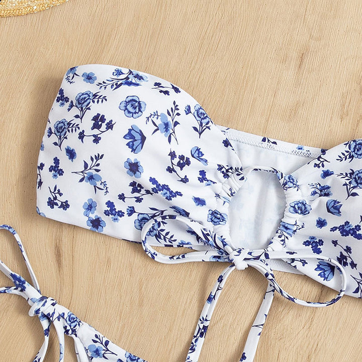 Damen Bandeau-Bikini mit floralen Akzenten und verspieltem Schnürdetail Drune