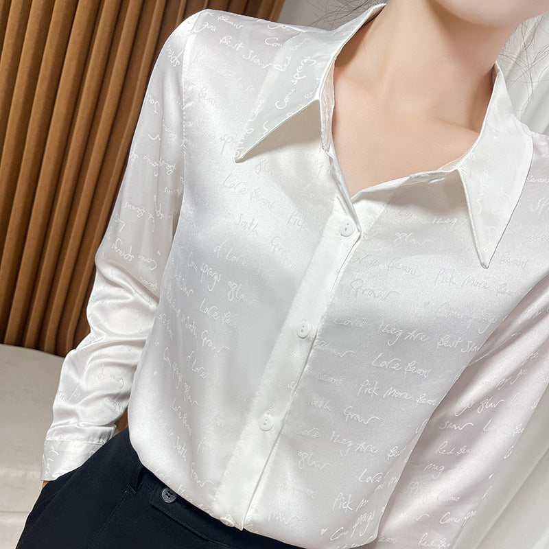 Damen Satinbluse mit zarter Jacquard‑Schrift, spitzem Hemdkragen und durchgehendem Knopfverschluss Drune