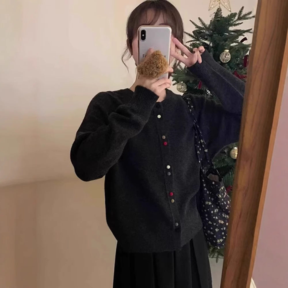 Damen Strickjacke mit dekorativen Knopfakzenten und weichem Material Drune