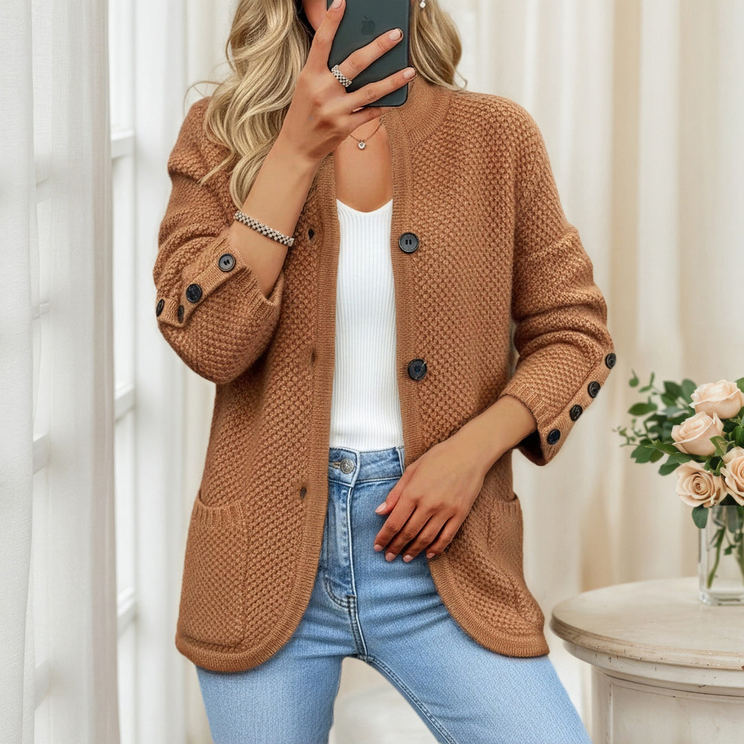 Damen nan strukturierte Oversize-Strickjacke mit dekorativer Ärmel-Knopfleiste und aufgesetzten Tasche Drune
