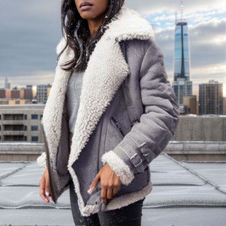 Damen Kurz geschnittene Aviator-Lederjacke mit Teddyfell‑Futter und Reißverschlussdetails Drune