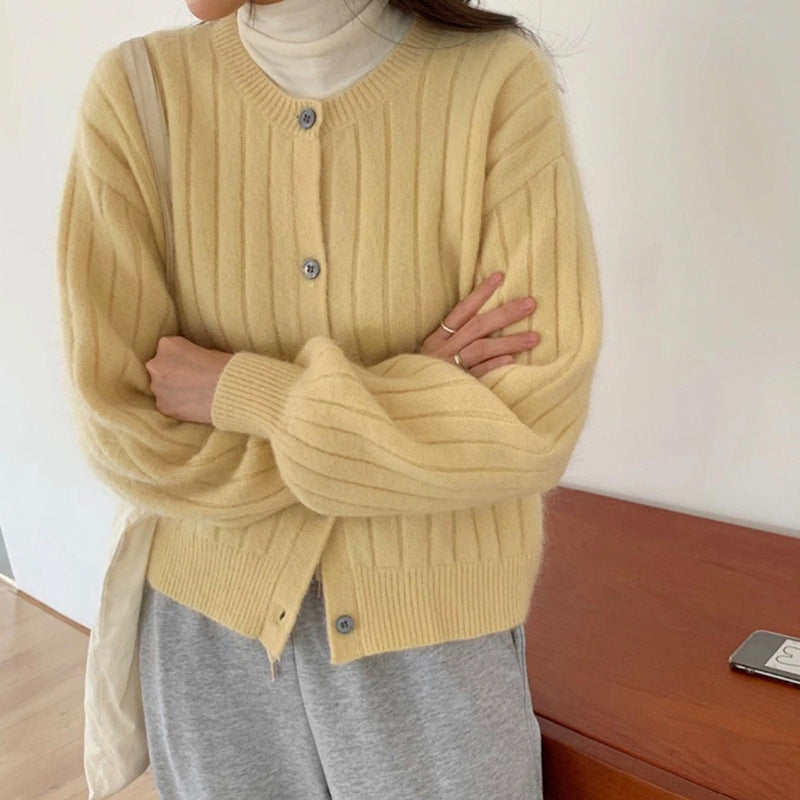 Damen kuschelige Strickjacke mit feiner Rippstruktur und Knopfdetails Drune