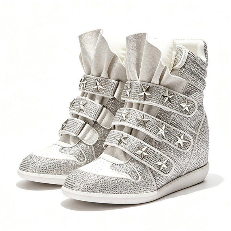 Damen Keil-Sneaker mit verstecktem Absatz, Strassbesatz und Sternnieten Drune