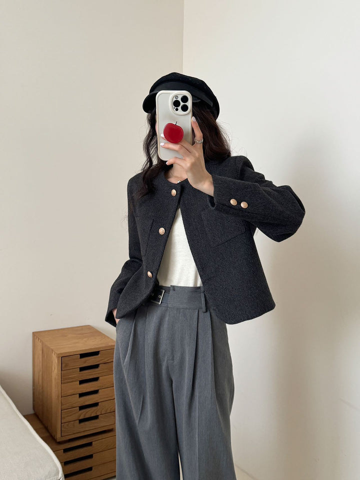 Damen Kurzblazer mit rundem Ausschnitt, Strukturstoff und goldenen Knöpfen Drune