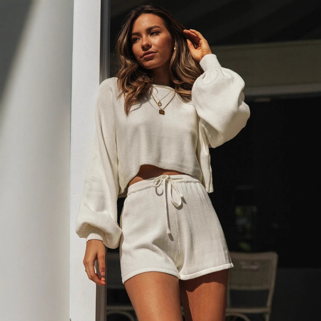 Damen lässiges Freizeit-Set mit cropped Pullover und Shorts Drune