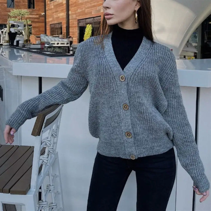 Damen Boxy-Grobstrick-Cardigan mit tiefer V-Leiste, Holzknopfverschluss und geripptem Saum Drune