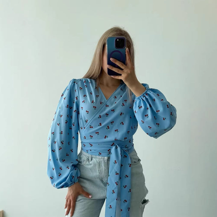 Damen Wickelbluse mit Kirschen-Print, weitem Puffärmel & Bindegürtel Drune