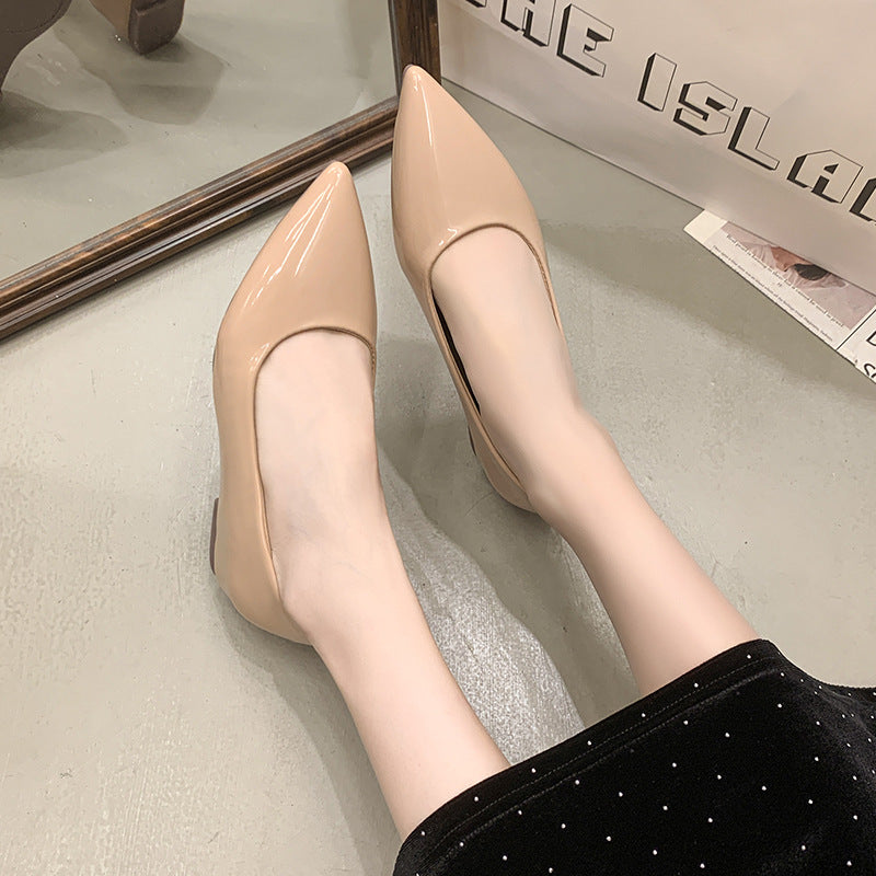 Damen Flache spitz zulaufende Lack‑Ballerina mit gepolstertem Komfortfußbett Drune