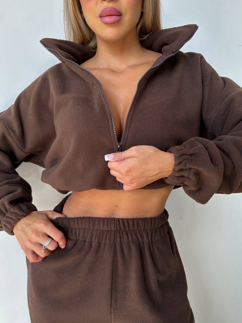 Damen cropped Fleecejacke mit Reißverschluss und lässigem Schnitt Drune