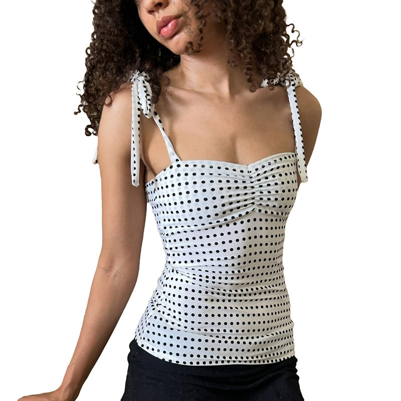 Damen Polka-Dot Top mit zartem Rüschen-Detail und verstellbaren Trägern Drune