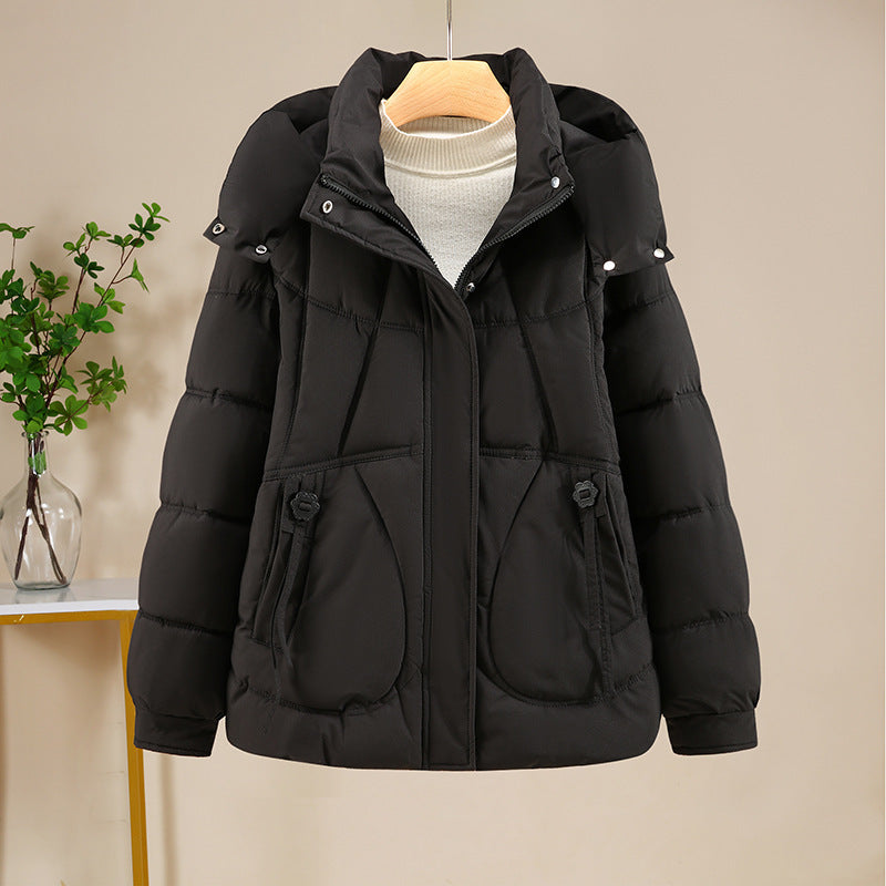 Damen Kurzjacke im Puffer‑Look mit Kapuze, taillierender Schnitt und Reißverschluss Drune
