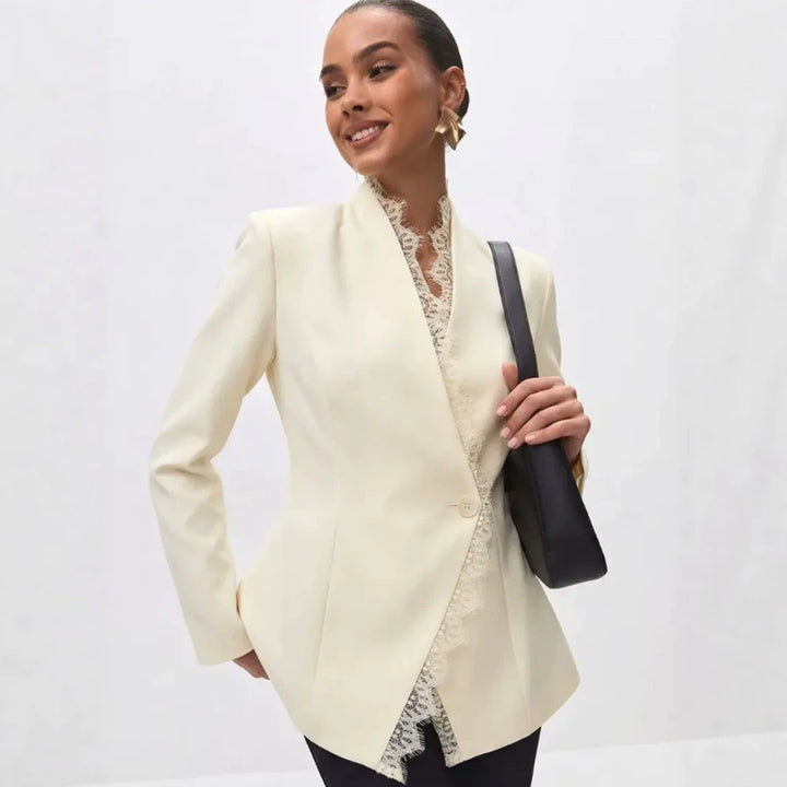 Damen Taillierter Blazer mit Spitzenbesatz und Zierknopf Drune