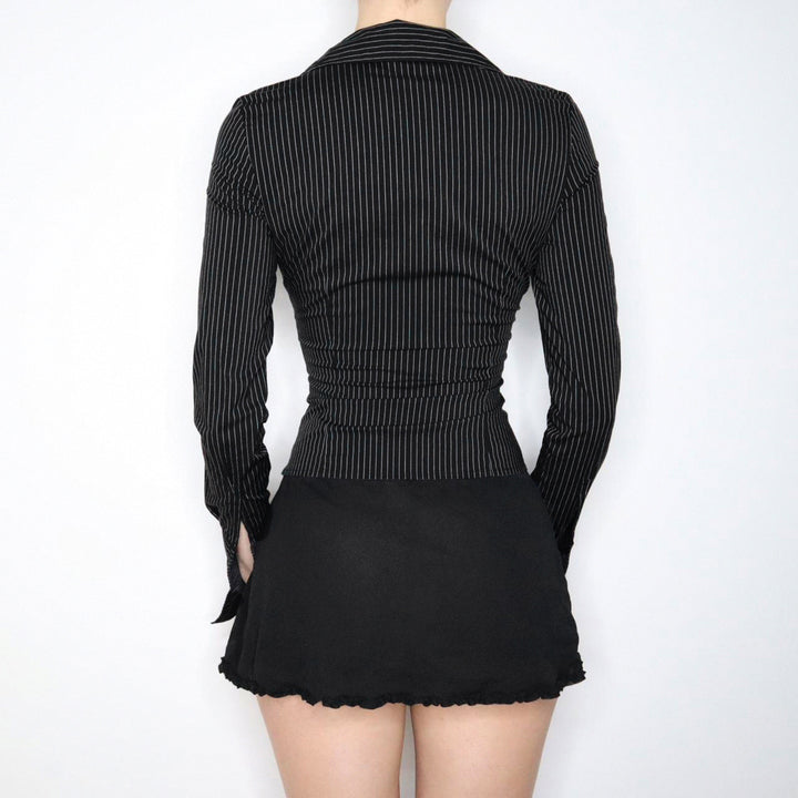 Damen Figurbetontes Langarmshirt mit Hemdkragen und Twist-Detail Drune