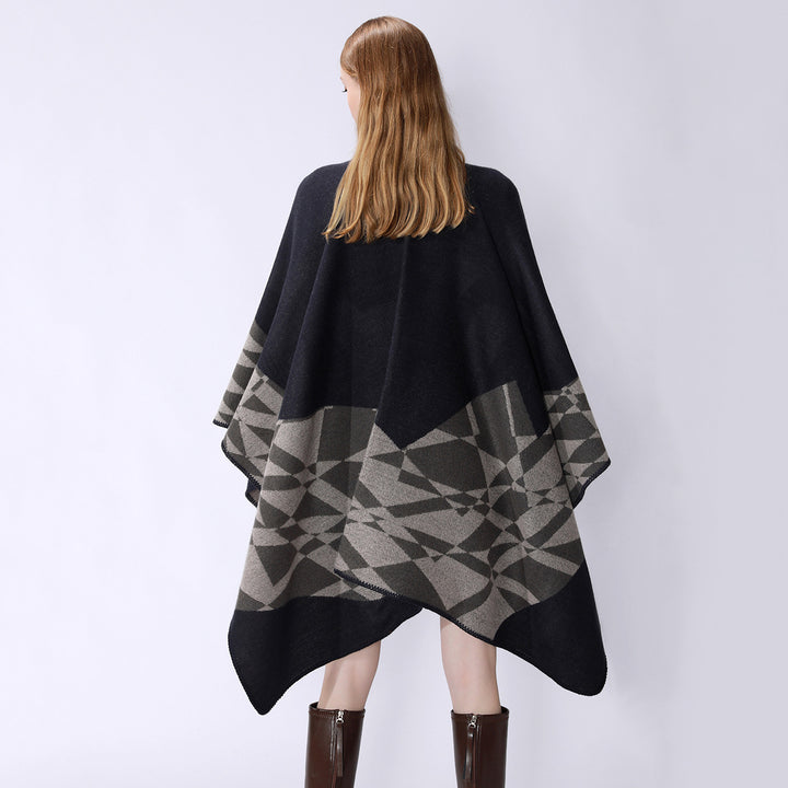 Damen Großer Strickponcho im Cape‑Schnitt mit Ziernaht und geometrischem Intarsia Drune