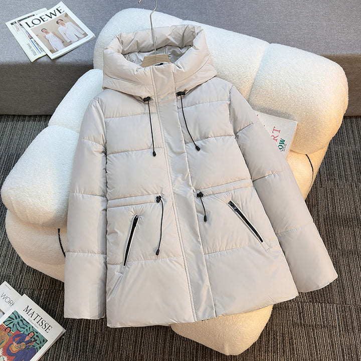 Damen nan kurze wattierte Kapuzenjacke mit hohem Stehkragen, Kordelzug und diagonalem Reißverschlusstaschen-Design Drune