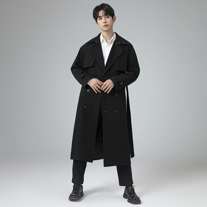 Herren Trenchcoat im minimalistischen Doppelreiher mit breitem Schalkragen und Taillengürtel Drune