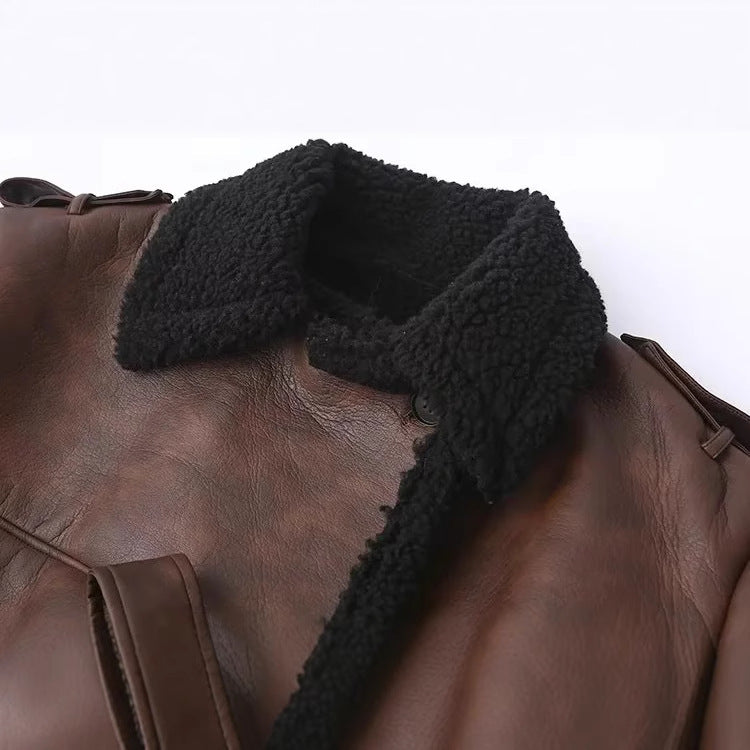 Damen nan taillierte Lammfellimitat‑Fliegerjacke mit Bindegürtel, Teddykragen und verstellbaren Manschetten Drune