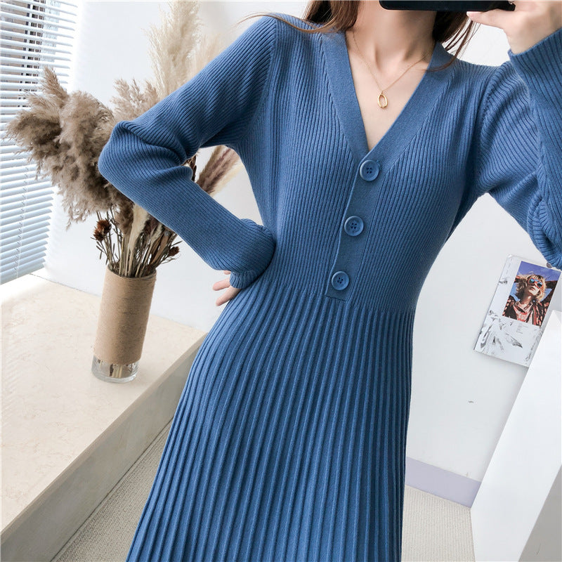 Damen Strickkleid mit V-Ausschnitt und dekorativen Knopfdetails Drune