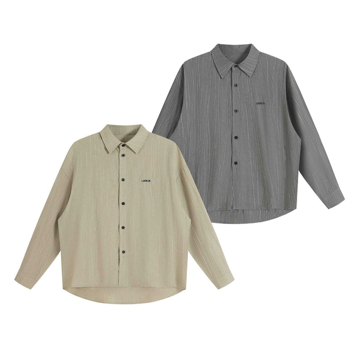 Unisex Oversize Hemdjacke mit strukturierter Längsstruktur, Kentkragen und abgerundetem Saum Drune