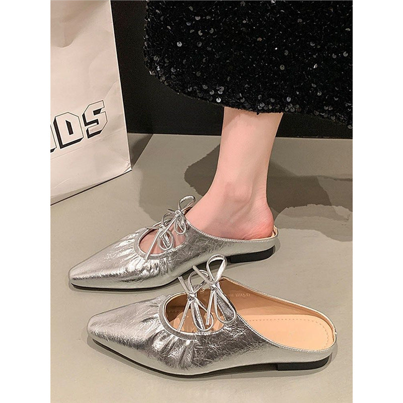 Damen Spitz zulaufende Metallic-Mules mit gerafftem Vorderblatt und Zierband‑Schnürung Drune