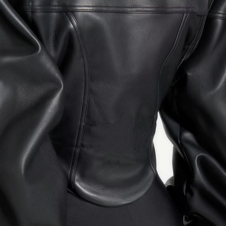 Damen Kurze taillierte Lederoptik‑Jacke mit Stehkragen und femininer Brustabsteppung Drune