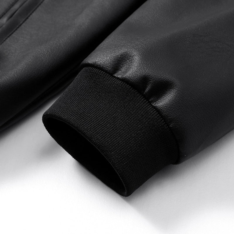 Herren Lederbomberjacke mit schmalem Stehkragen, verdecktem Reißverschluss und minimalistischen Ziernähten Drune