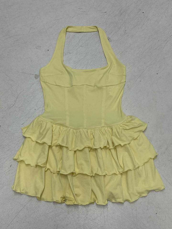 Damen Wickelkleid mit voluminösem Rüschensaum und eleganter Silhouette Drune