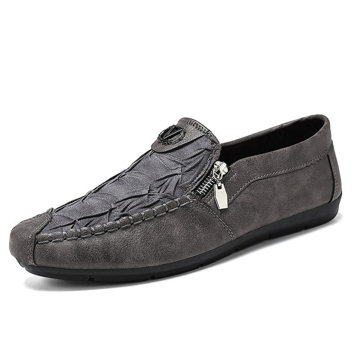 Herren elegante Lederoptik Slipper mit Zierreißverschluss, handgenähter Mokassinnaht und flexibler Komfortsohle Drune