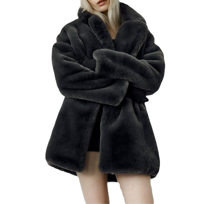 Damen Kurzmantel aus ultraflauschigem Hochflor‑Faux‑Fur mit kastiger Silhouette und voluminösem Reverskragen Drune